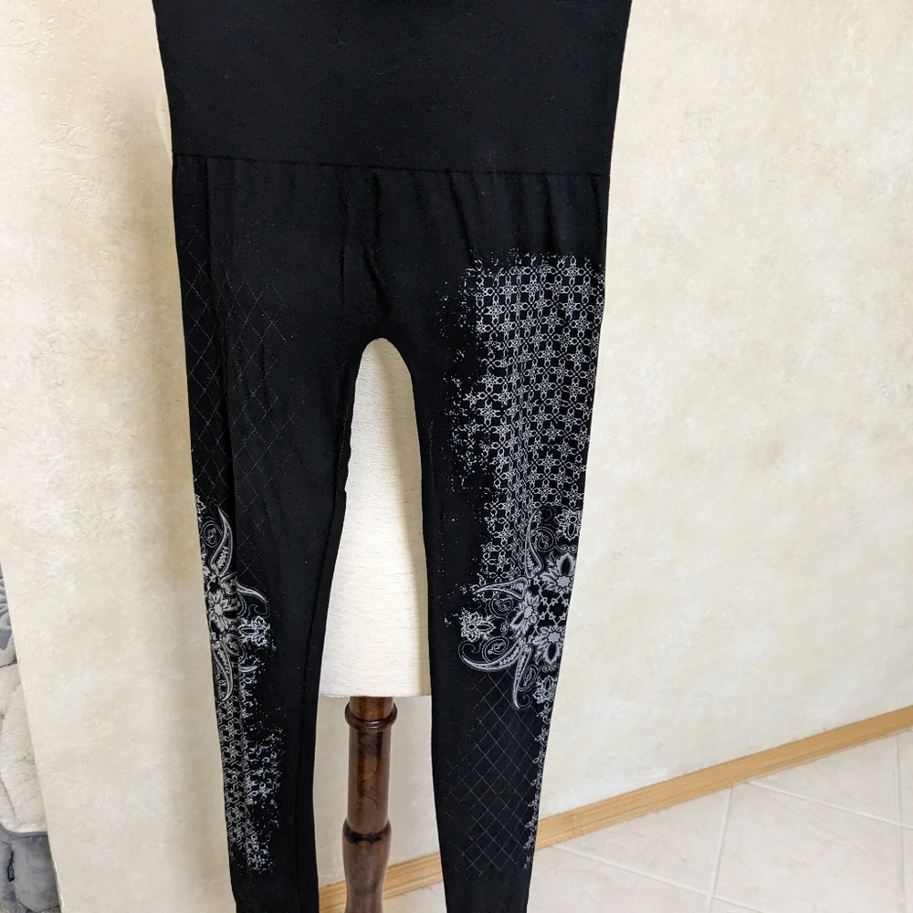 M Rena Leggings - Picture 3 of 5